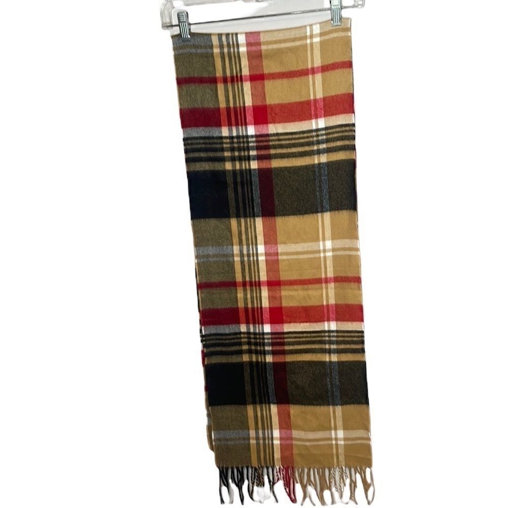 D&Y Softer Than Cashmere Plaid Scarf. New With Tags.